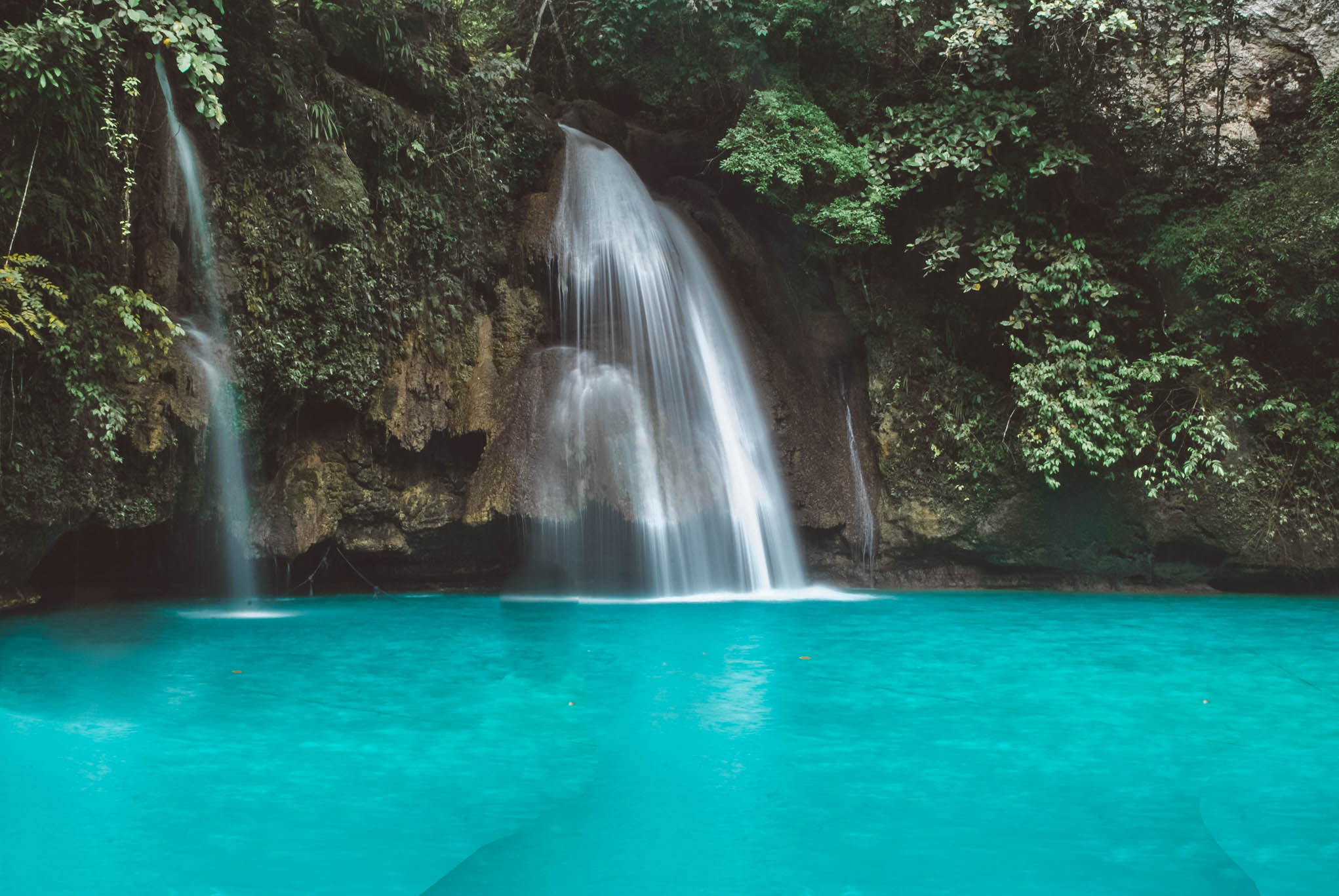 https://mdw-travel-data-us-east-1.s3.amazonaws.com/img/country/Philippines/Kawasan-Falls/img_03.jpg
