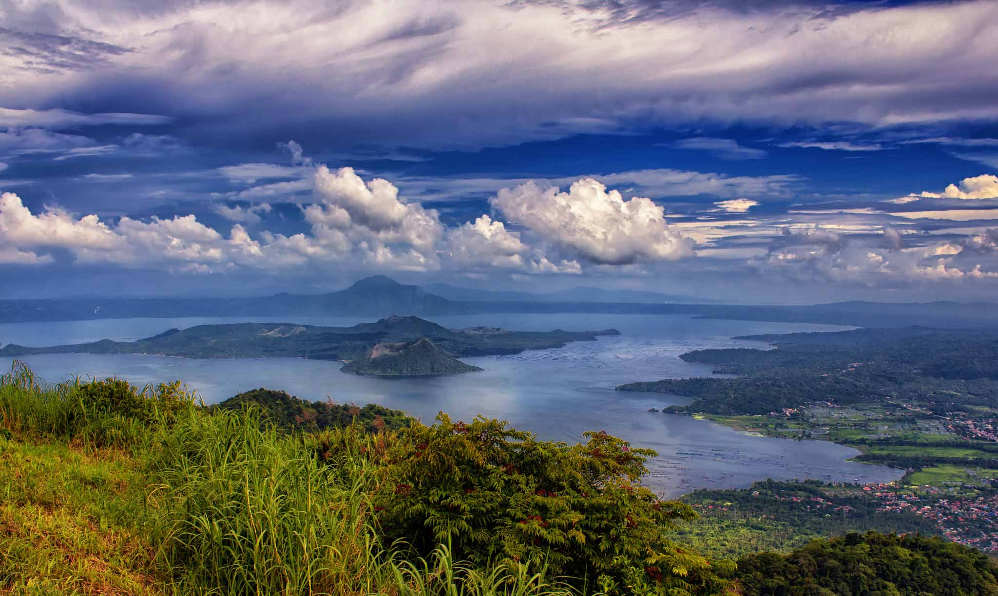 https://mdw-travel-data-us-east-1.s3.amazonaws.com/img/country/Philippines/Lake-Tiu-Toque/img_02.jpg