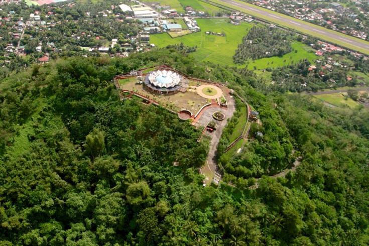 https://mdw-travel-data-us-east-1.s3.amazonaws.com/img/country/Philippines/Lignon-Hill-Nature-Park/img_03.jpg