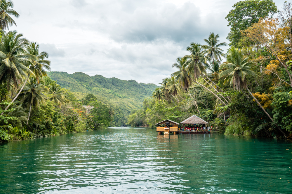 https://mdw-travel-data-us-east-1.s3.amazonaws.com/img/country/Philippines/Loboc-River-Cruise/img_02.jpg