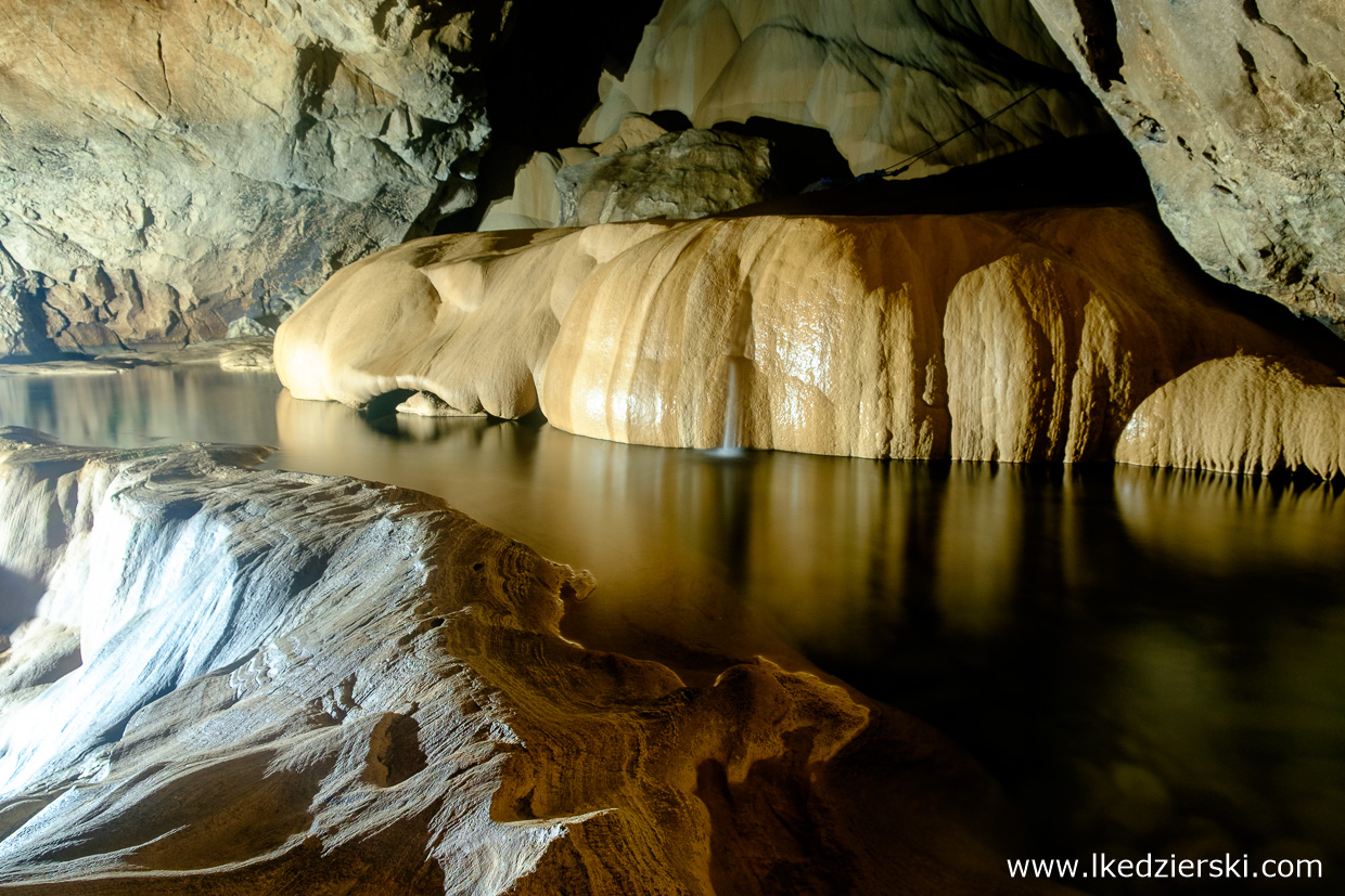 https://mdw-travel-data-us-east-1.s3.amazonaws.com/img/country/Philippines/Lumiang-Cave/img_01.jpg