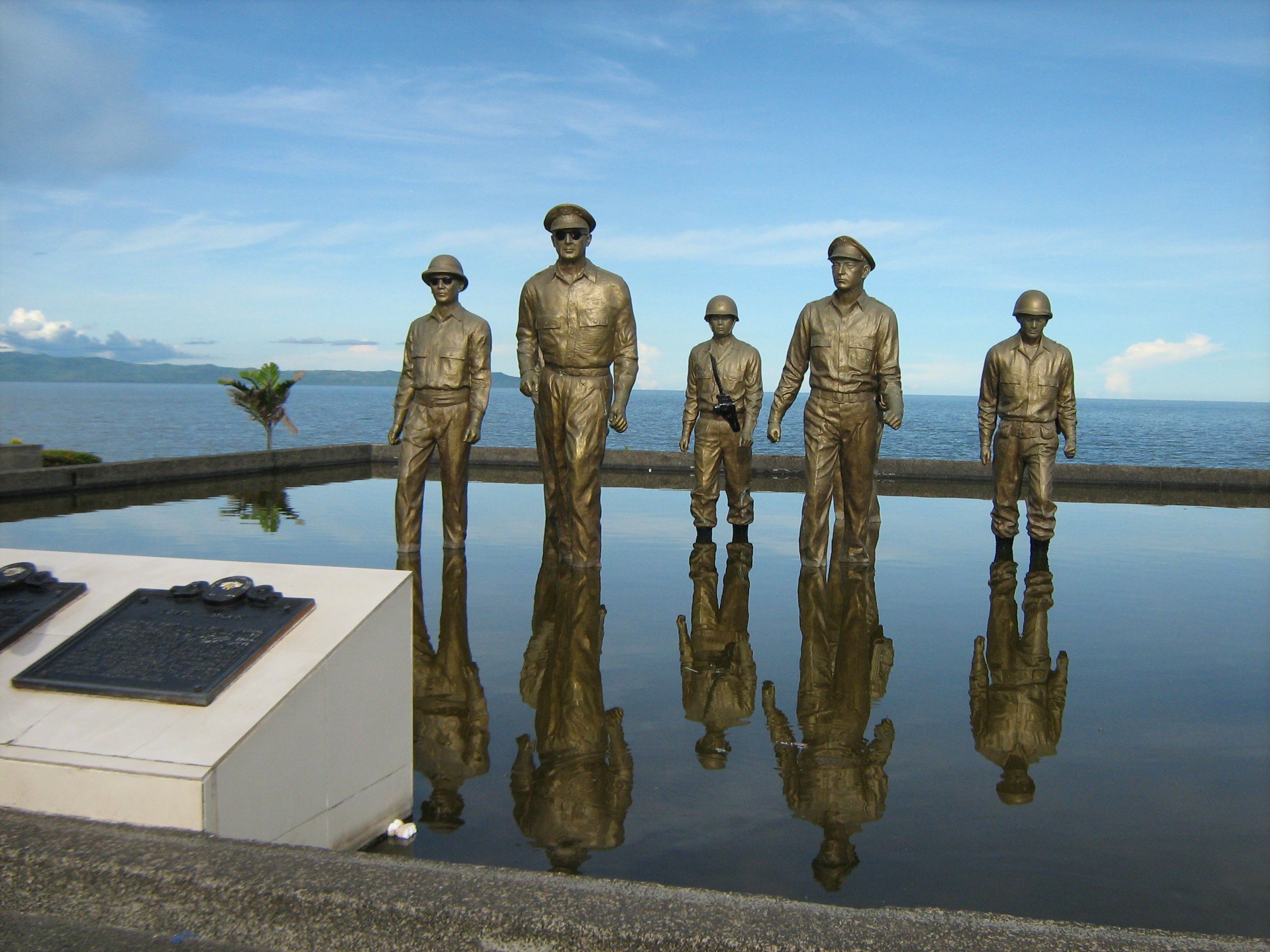 https://mdw-travel-data-us-east-1.s3.amazonaws.com/img/country/Philippines/MacArthur-Park/img_01.jpg