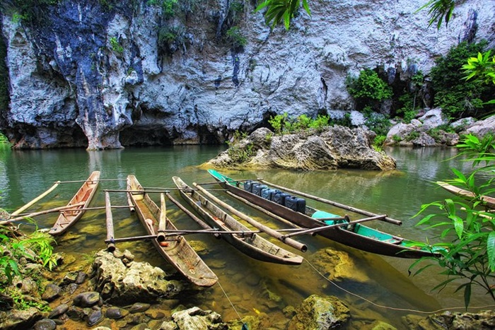 https://mdw-travel-data-us-east-1.s3.amazonaws.com/img/country/Philippines/Majestic-Sohoton-Cave/img_03.jpg