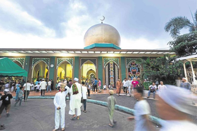 https://mdw-travel-data-us-east-1.s3.amazonaws.com/img/country/Philippines/Malagutay-Bigger-Mosque/img_02.jpg
