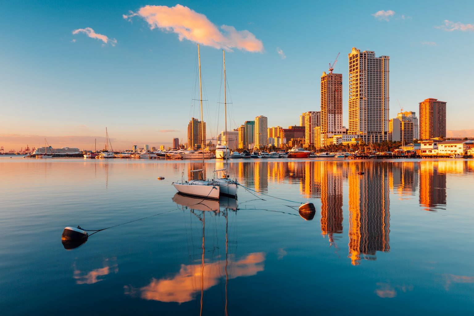 https://mdw-travel-data-us-east-1.s3.amazonaws.com/img/country/Philippines/Manila-Bay/img_01.jpg