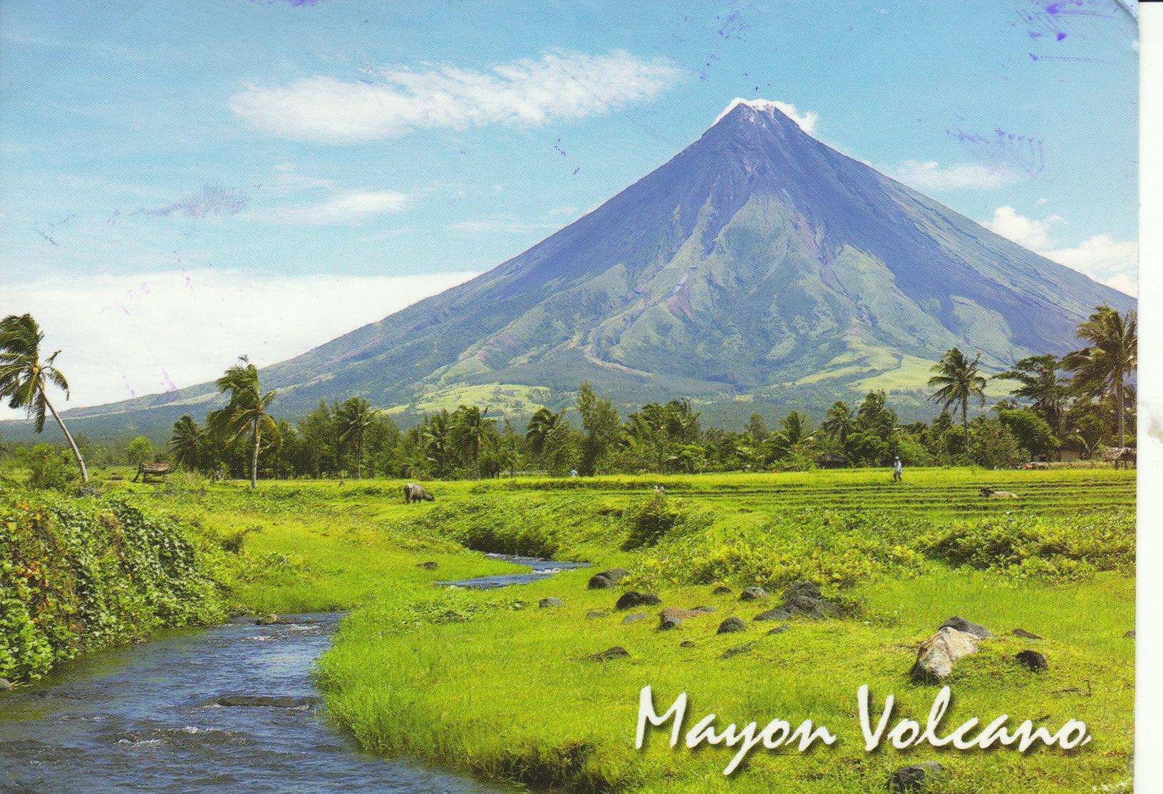 https://mdw-travel-data-us-east-1.s3.amazonaws.com/img/country/Philippines/Mayon-Volcano/img_03.jpg