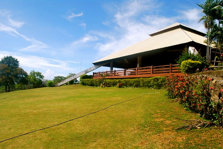 https://mdw-travel-data-us-east-1.s3.amazonaws.com/img/country/Philippines/Mitras-Ranch/img_00.jpg