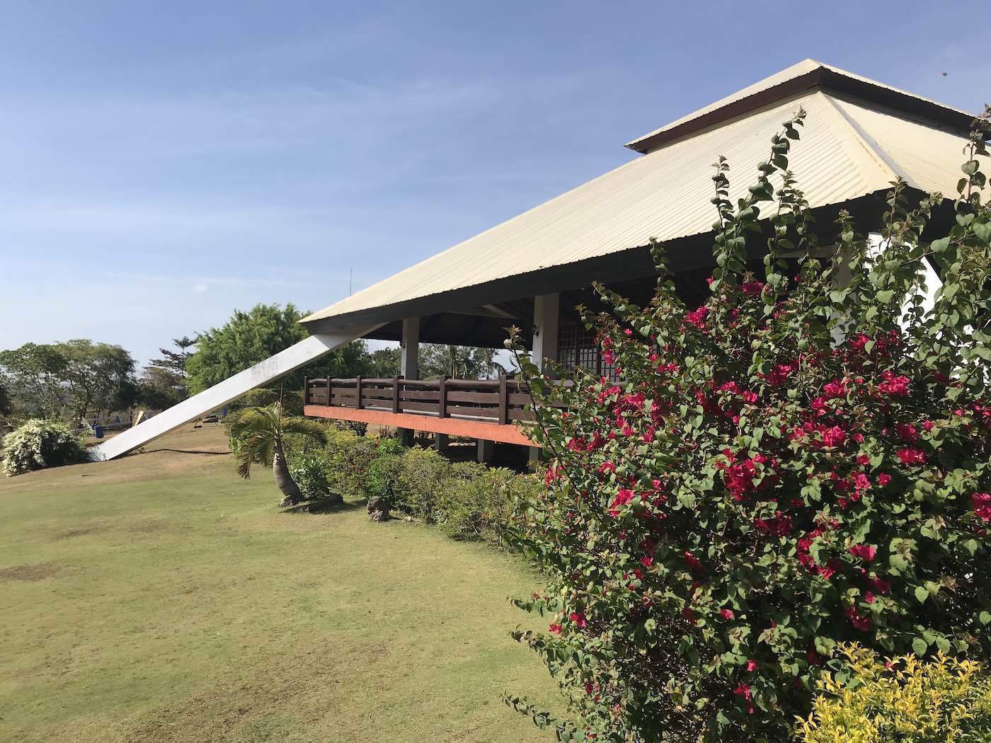 https://mdw-travel-data-us-east-1.s3.amazonaws.com/img/country/Philippines/Mitras-Ranch/img_01.jpg