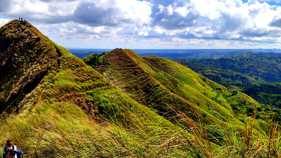 https://mdw-travel-data-us-east-1.s3.amazonaws.com/img/country/Philippines/Mount-Batulao/img_02.jpg
