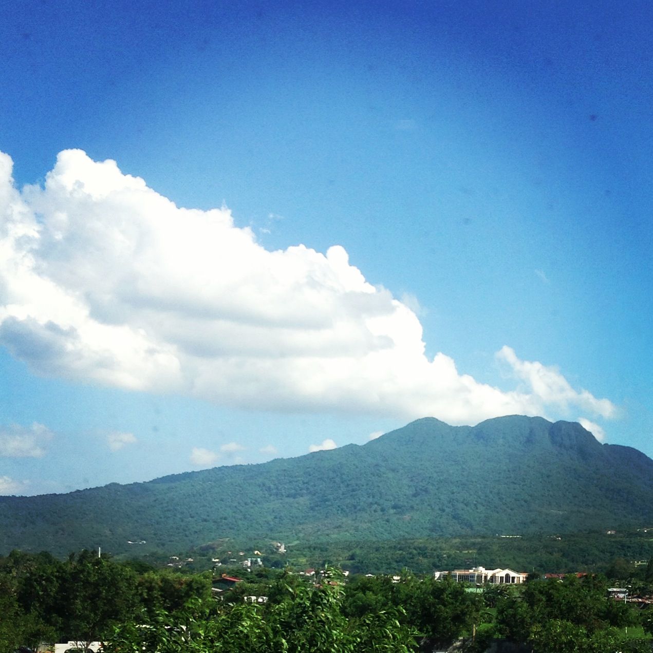 https://mdw-travel-data-us-east-1.s3.amazonaws.com/img/country/Philippines/Mount-Makiling/img_03.jpg