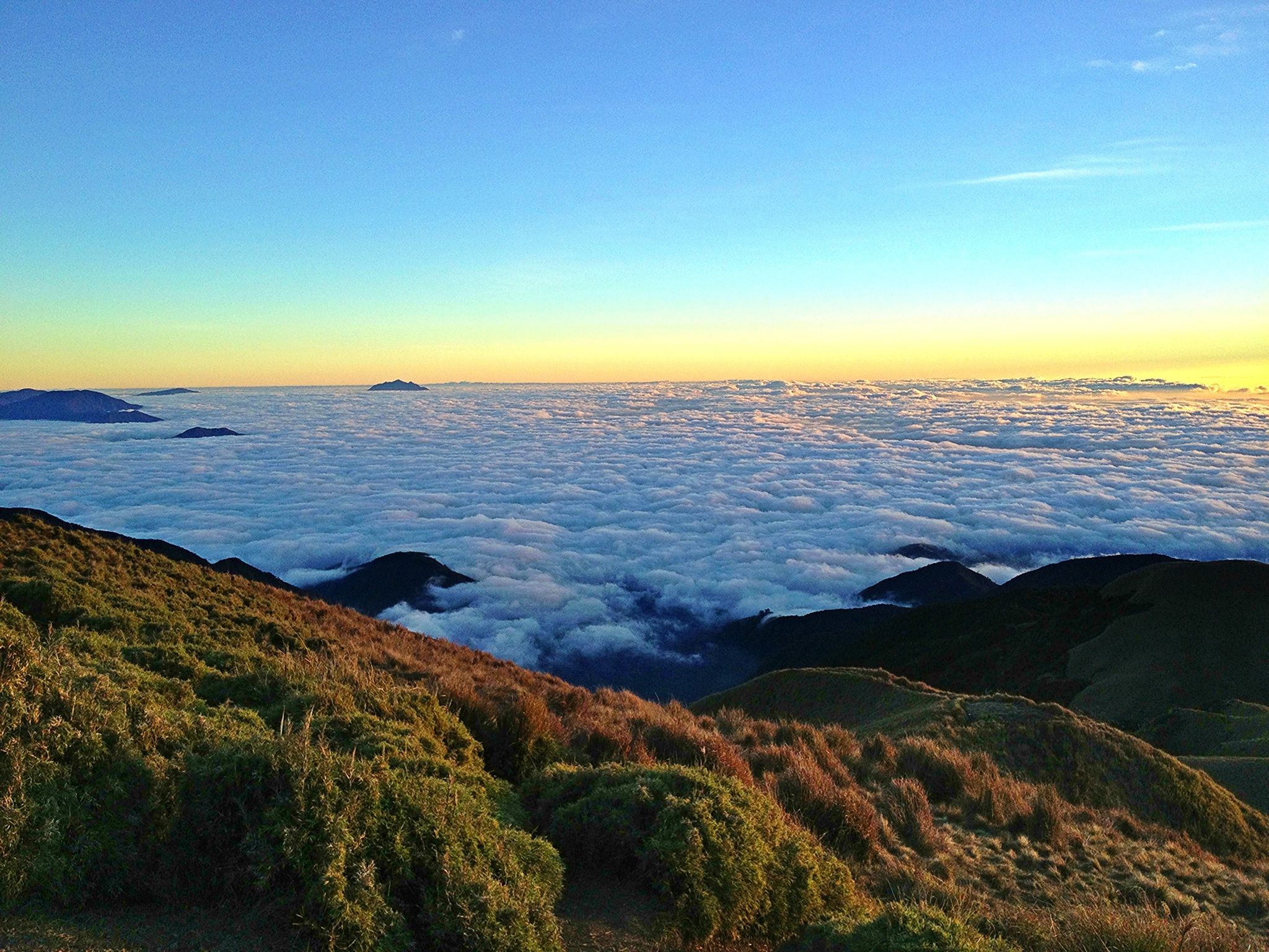https://mdw-travel-data-us-east-1.s3.amazonaws.com/img/country/Philippines/Mount-Pulag/img_02.jpg