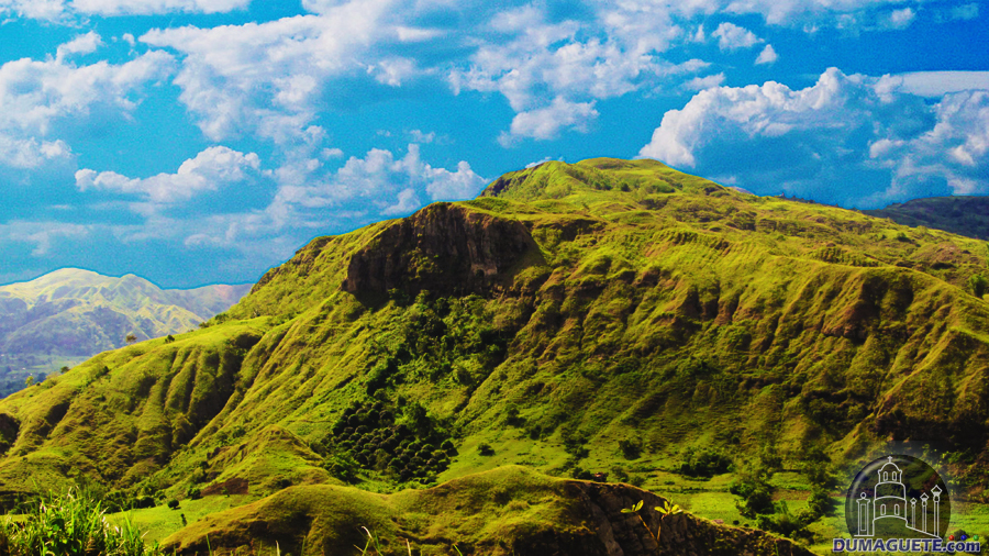 https://mdw-travel-data-us-east-1.s3.amazonaws.com/img/country/Philippines/Mount-Talinis/img_02.jpg