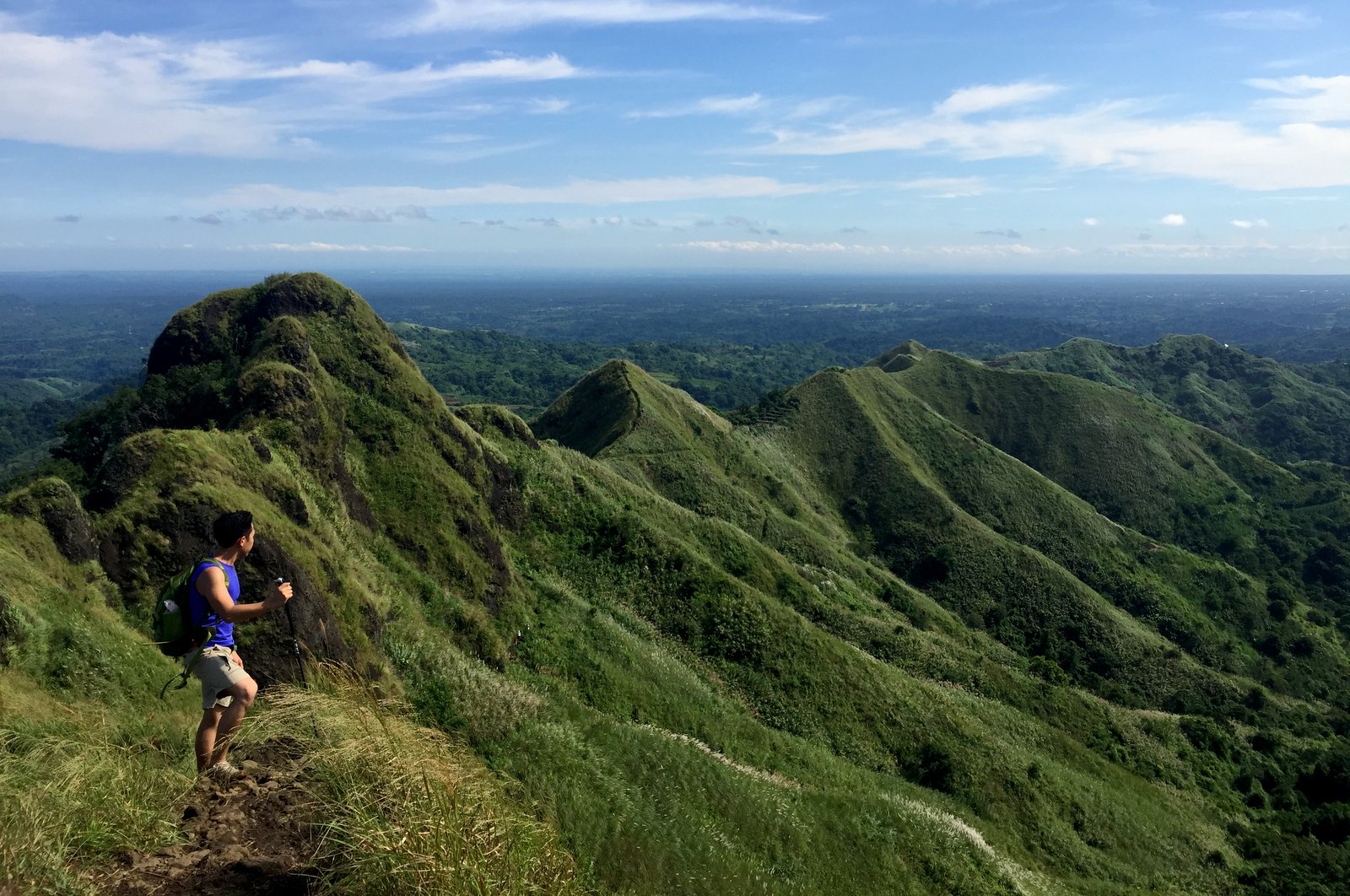 https://mdw-travel-data-us-east-1.s3.amazonaws.com/img/country/Philippines/Mt-Batulao/img_00.jpg