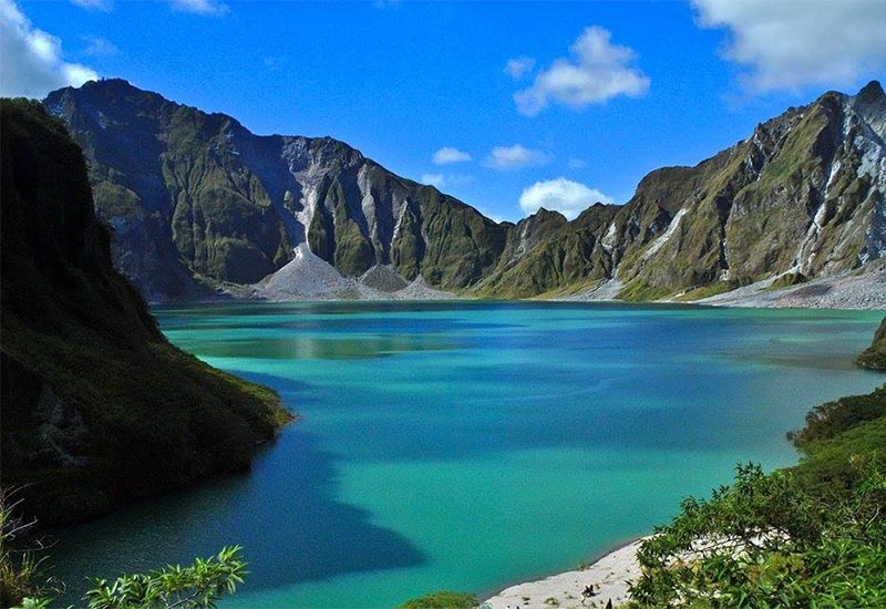https://mdw-travel-data-us-east-1.s3.amazonaws.com/img/country/Philippines/Mt-Pinatubo/img_01.jpg