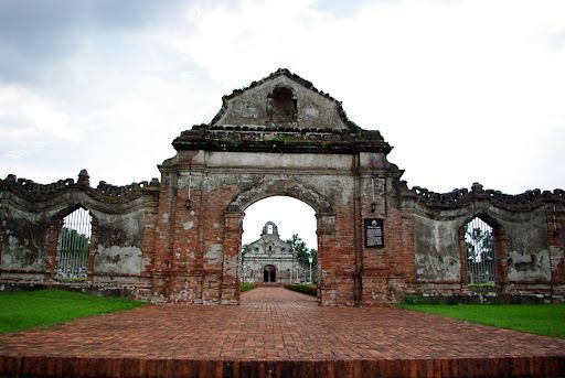 https://mdw-travel-data-us-east-1.s3.amazonaws.com/img/country/Philippines/Nagcarlan-Underground-Cemetery/img_02.jpg