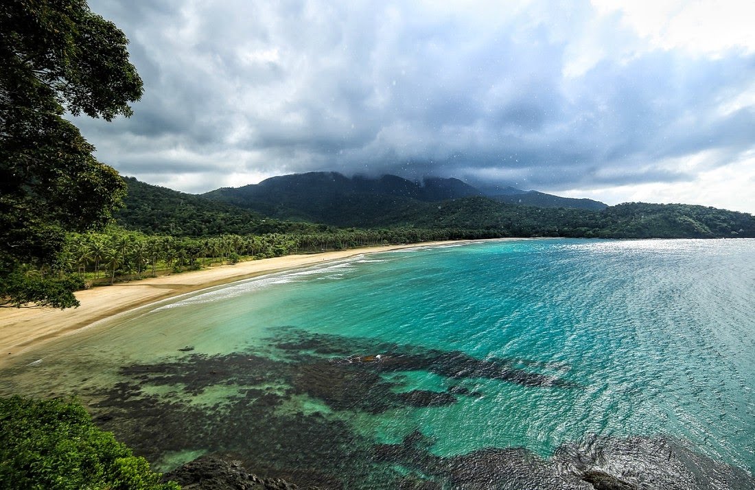 https://mdw-travel-data-us-east-1.s3.amazonaws.com/img/country/Philippines/Nagtabon-Beach/img_00.jpg