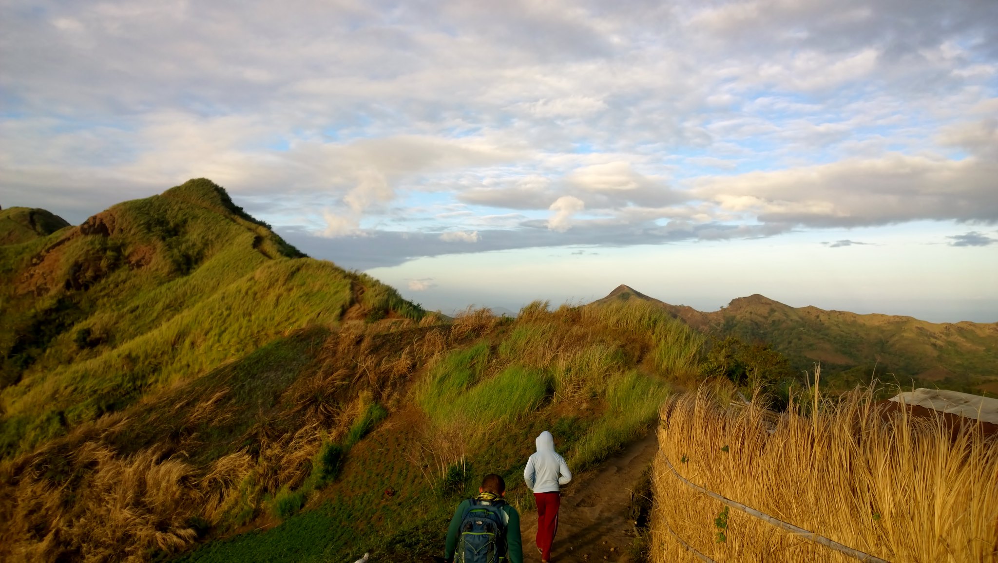 https://mdw-travel-data-us-east-1.s3.amazonaws.com/img/country/Philippines/Nasugbu-Beaches/img_03.jpg