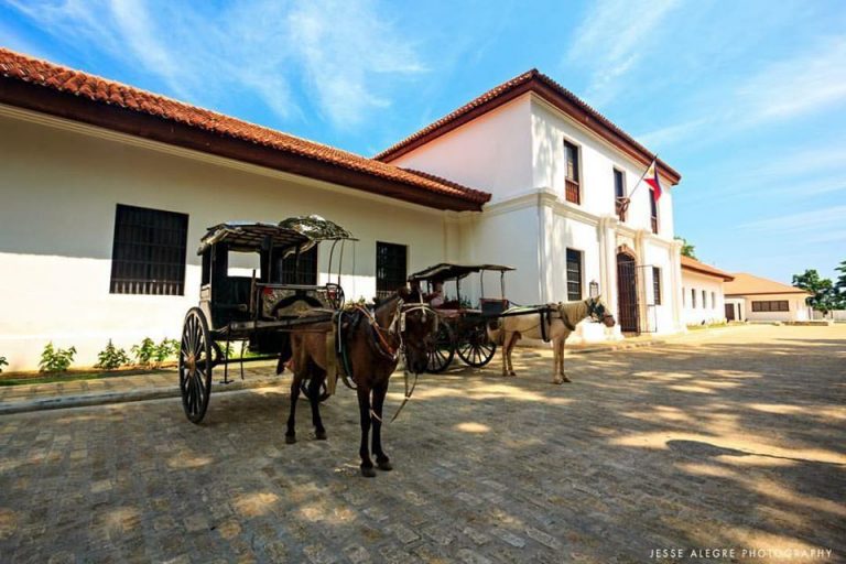 https://mdw-travel-data-us-east-1.s3.amazonaws.com/img/country/Philippines/National-Museum-Ilocos-Complex/img_00.jpg