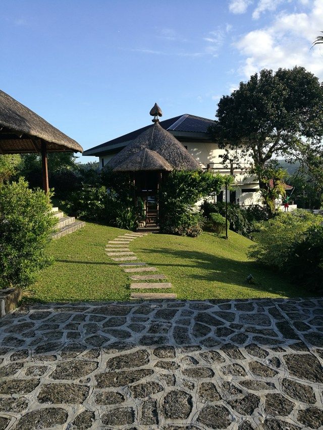https://mdw-travel-data-us-east-1.s3.amazonaws.com/img/country/Philippines/Nayomi-Sanctuary-Resort/img_01.jpg