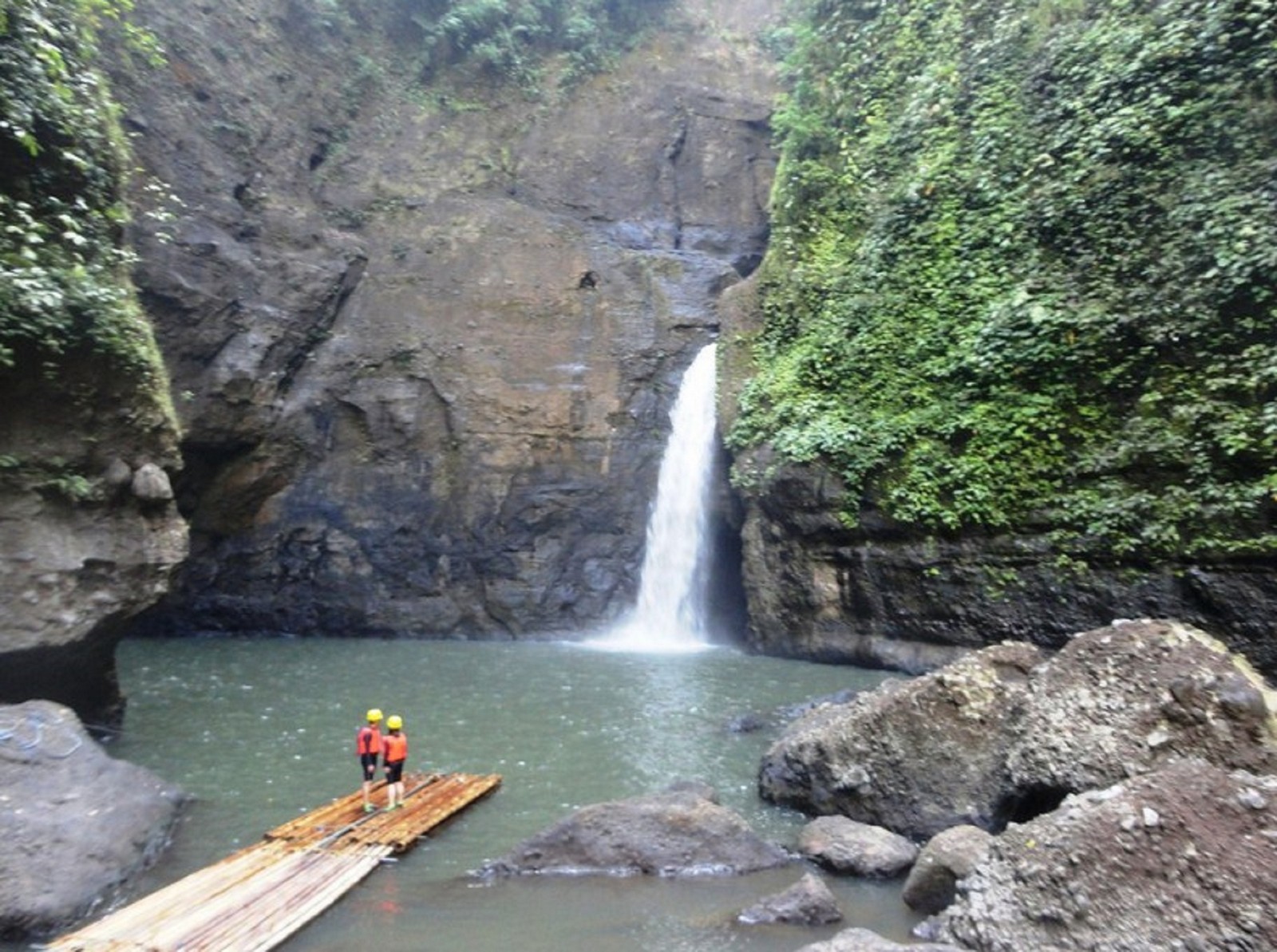 https://mdw-travel-data-us-east-1.s3.amazonaws.com/img/country/Philippines/Pagsanjan-Falls/img_02.jpg