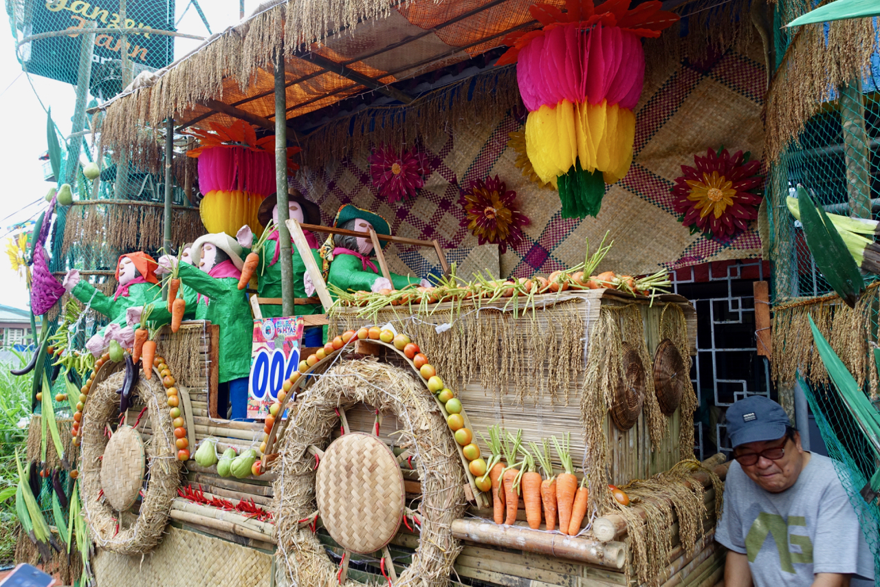 https://mdw-travel-data-us-east-1.s3.amazonaws.com/img/country/Philippines/Pahiyas-Festival/img_03.jpg