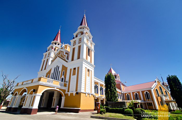 https://mdw-travel-data-us-east-1.s3.amazonaws.com/img/country/Philippines/Palo-Cathedral/img_00.jpg