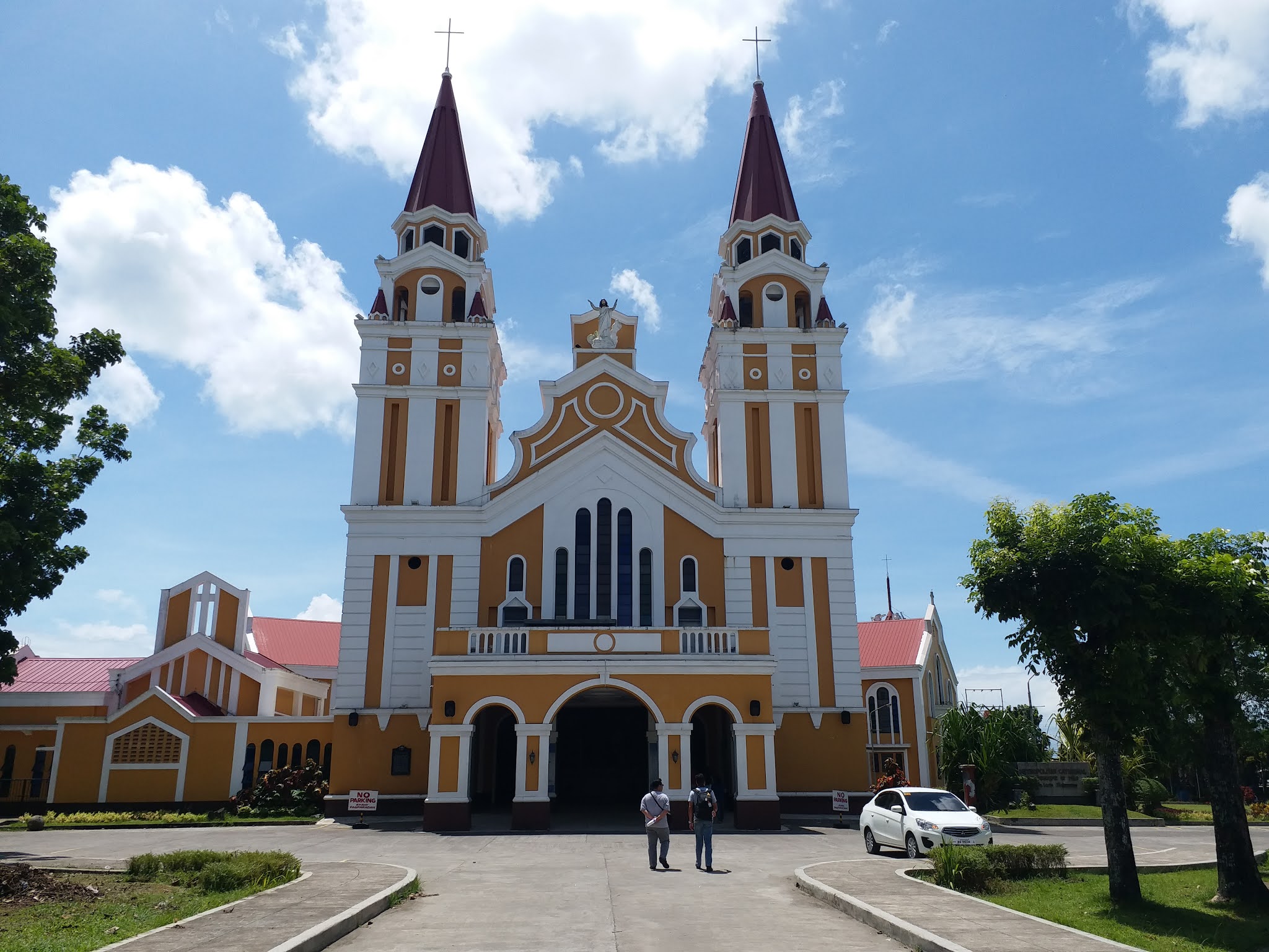 https://mdw-travel-data-us-east-1.s3.amazonaws.com/img/country/Philippines/Palo-Cathedral/img_01.jpg