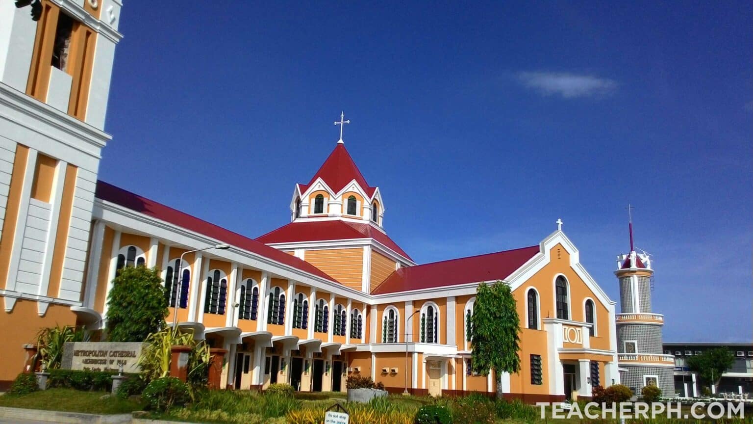 https://mdw-travel-data-us-east-1.s3.amazonaws.com/img/country/Philippines/Palo-Cathedral/img_02.jpg