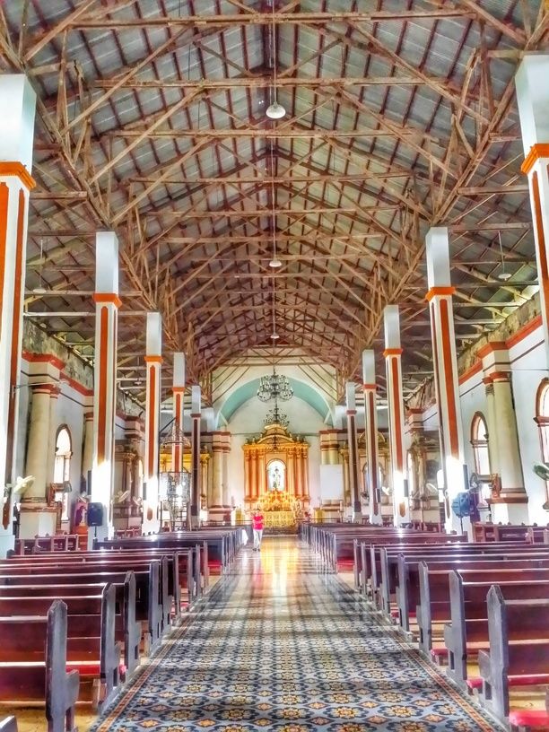 https://mdw-travel-data-us-east-1.s3.amazonaws.com/img/country/Philippines/Paoay-Church/img_03.jpg
