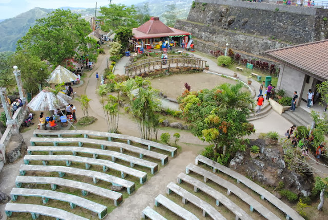 https://mdw-travel-data-us-east-1.s3.amazonaws.com/img/country/Philippines/Peoples-Park-in-the-Sky/img_02.jpg