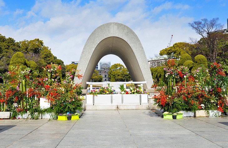 https://mdw-travel-data-us-east-1.s3.amazonaws.com/img/country/Philippines/Philippine-Japan-Peace-Memorial-Park/img_02.jpg
