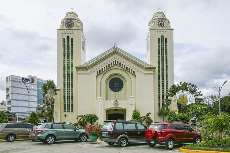 https://mdw-travel-data-us-east-1.s3.amazonaws.com/img/country/Philippines/Redemptorist-Church/img_00.jpg