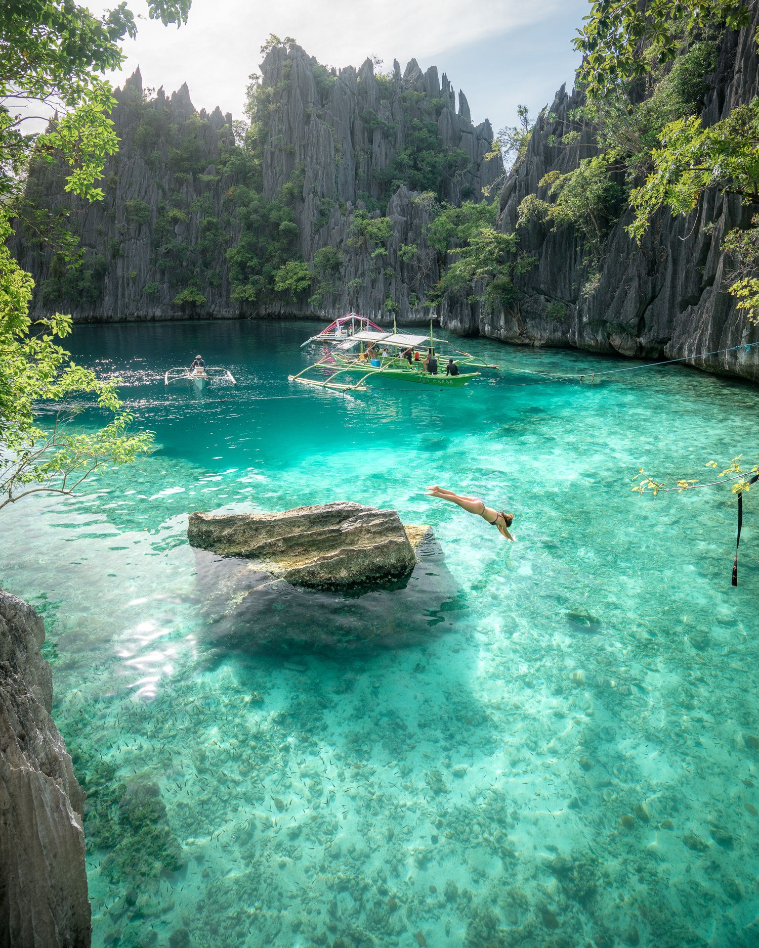 https://mdw-travel-data-us-east-1.s3.amazonaws.com/img/country/Philippines/Redo-Beach/img_02.jpg