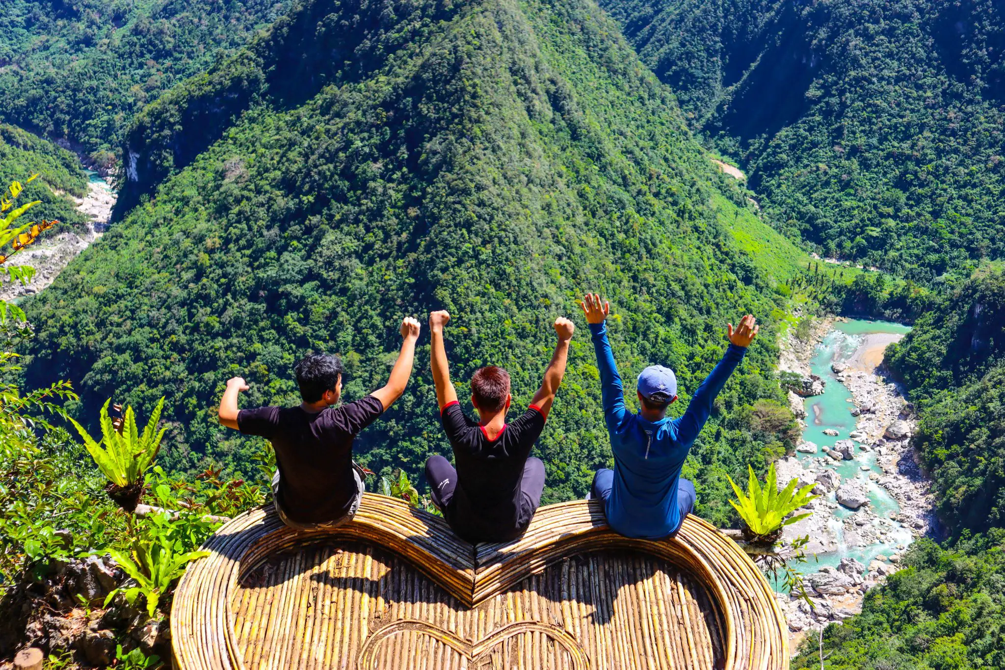 https://mdw-travel-data-us-east-1.s3.amazonaws.com/img/country/Philippines/Rizal-Beach/img_01.jpg