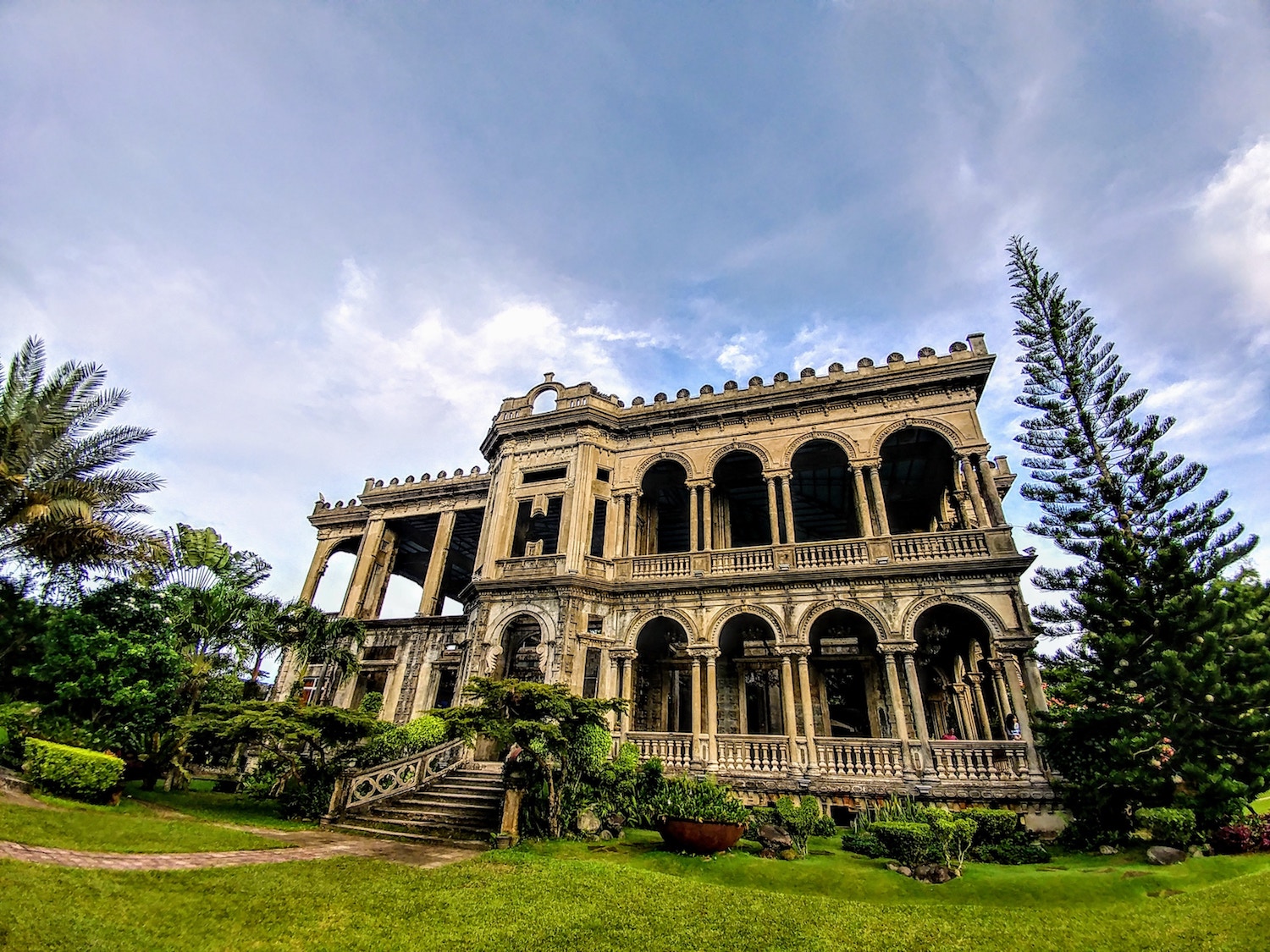 https://mdw-travel-data-us-east-1.s3.amazonaws.com/img/country/Philippines/Robinsons-Place-Bacolod/img_03.jpg