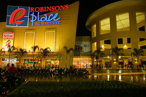 https://mdw-travel-data-us-east-1.s3.amazonaws.com/img/country/Philippines/Robinsons-Place-Dumaguete/img_00.jpg