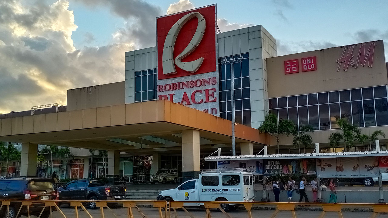 https://mdw-travel-data-us-east-1.s3.amazonaws.com/img/country/Philippines/Robinsons-Place-Tacloban/img_02.jpg