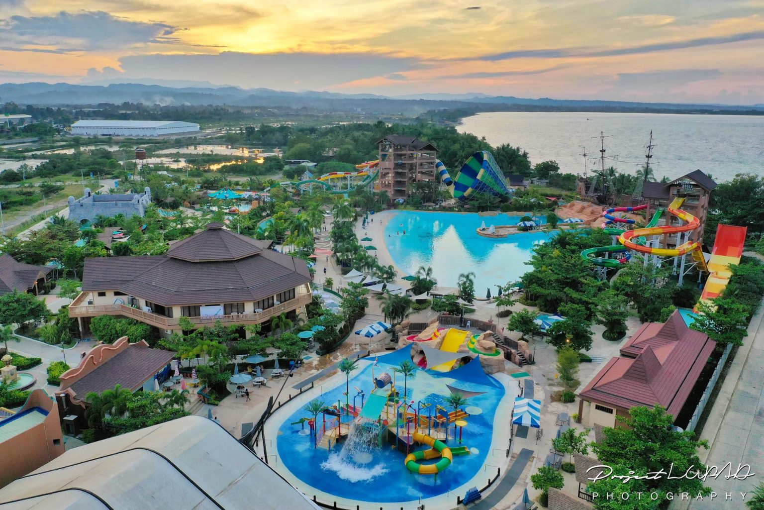 https://mdw-travel-data-us-east-1.s3.amazonaws.com/img/country/Philippines/Seven-Seas-Waterpark-and-Resort/img_01.jpg