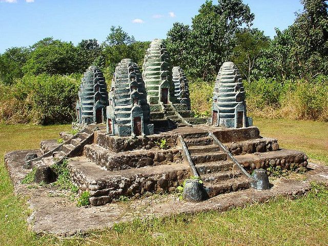 https://mdw-travel-data-us-east-1.s3.amazonaws.com/img/country/Philippines/Siaton-Church-Ruins/img_03.jpg