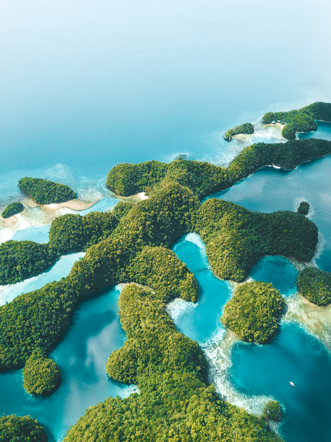 https://mdw-travel-data-us-east-1.s3.amazonaws.com/img/country/Philippines/Sohoton-Cove/img_00.jpg