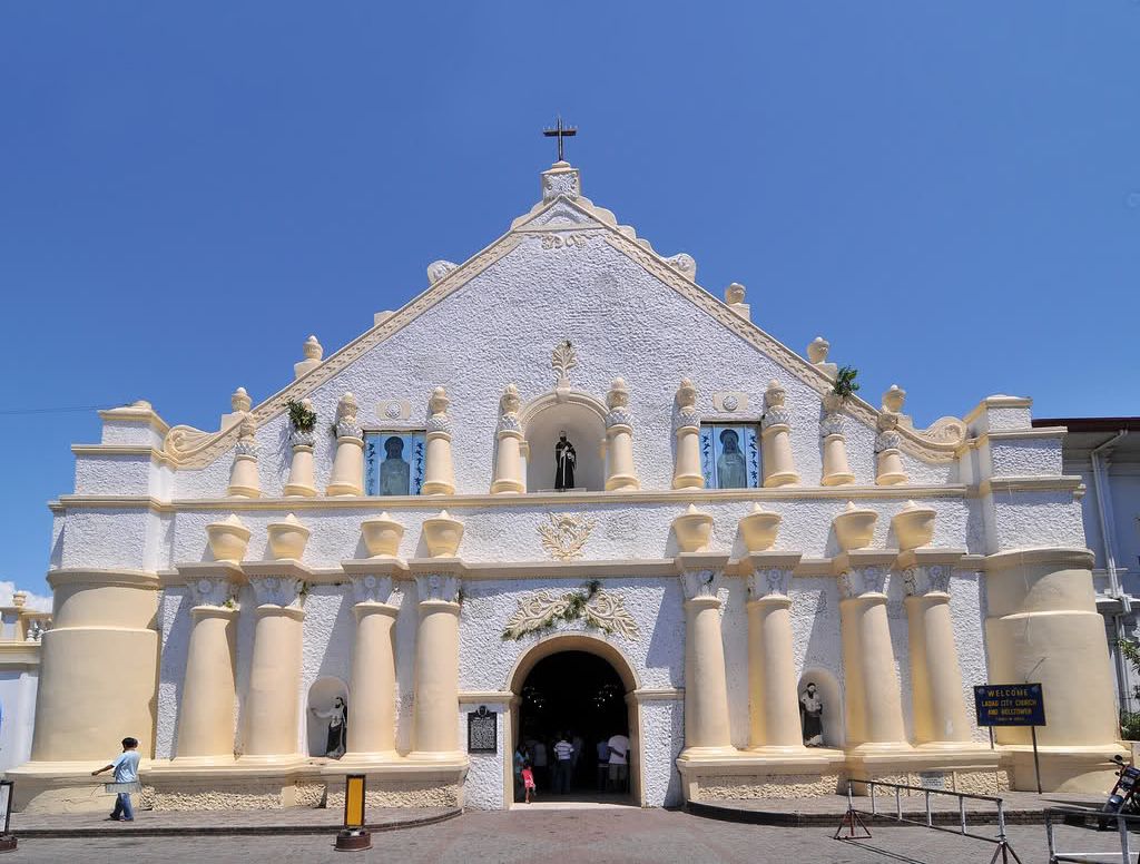 https://mdw-travel-data-us-east-1.s3.amazonaws.com/img/country/Philippines/St-Williams-Cathedral/img_01.jpg