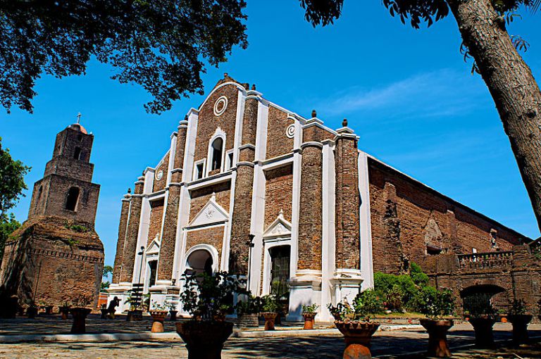 https://mdw-travel-data-us-east-1.s3.amazonaws.com/img/country/Philippines/Sta-Monica-Church-and-Convent/img_03.jpg