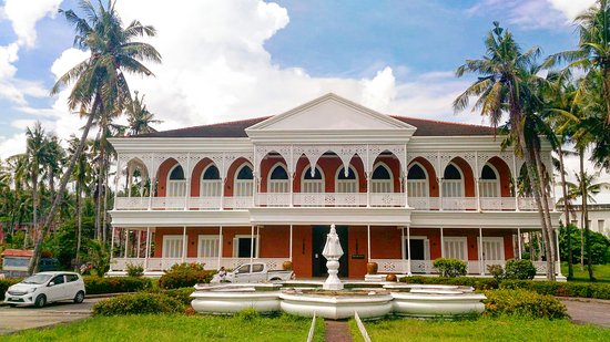 https://mdw-travel-data-us-east-1.s3.amazonaws.com/img/country/Philippines/Sto-Nino-Shrine-and-Heritage-Museum/img_00.jpg
