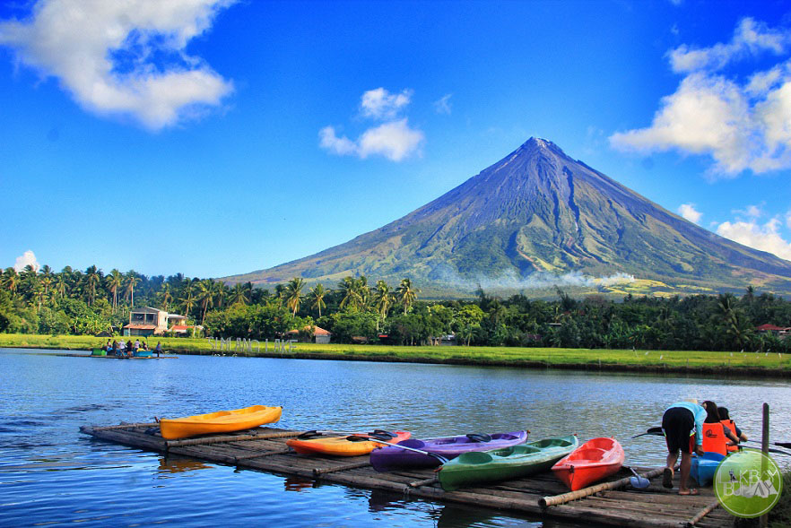 https://mdw-travel-data-us-east-1.s3.amazonaws.com/img/country/Philippines/Sumlang-Lake/img_00.jpg