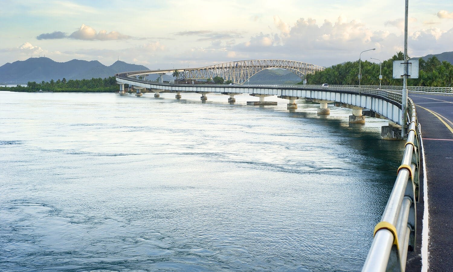 https://mdw-travel-data-us-east-1.s3.amazonaws.com/img/country/Philippines/Tacloban-Astrodome/img_01.jpg