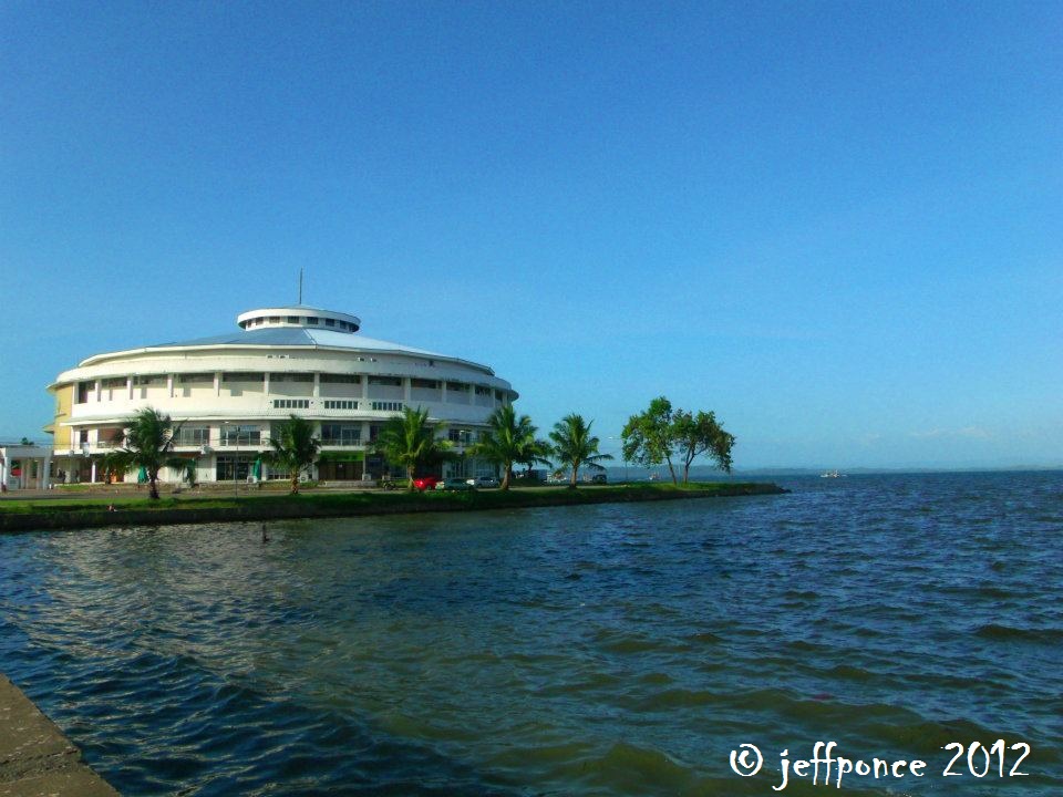 https://mdw-travel-data-us-east-1.s3.amazonaws.com/img/country/Philippines/Tacloban-City-Convention-Center/img_02.jpg