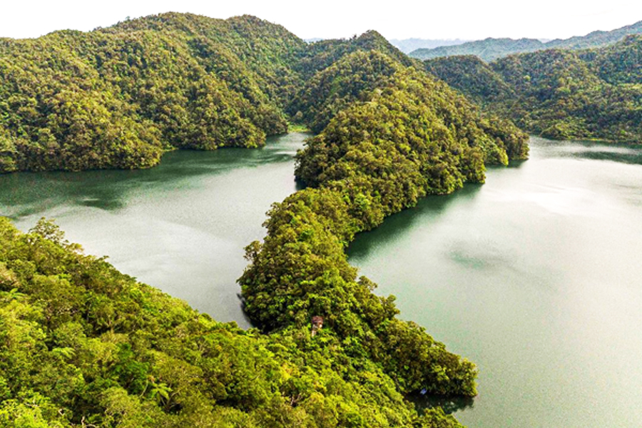 https://mdw-travel-data-us-east-1.s3.amazonaws.com/img/country/Philippines/Twin-Lakes-of-Balinsasayao-and-Danao/img_02.jpg