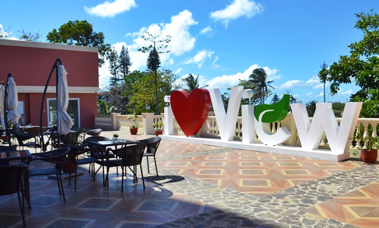 https://mdw-travel-data-us-east-1.s3.amazonaws.com/img/country/Philippines/View-Park-Hotel/img_03.jpg