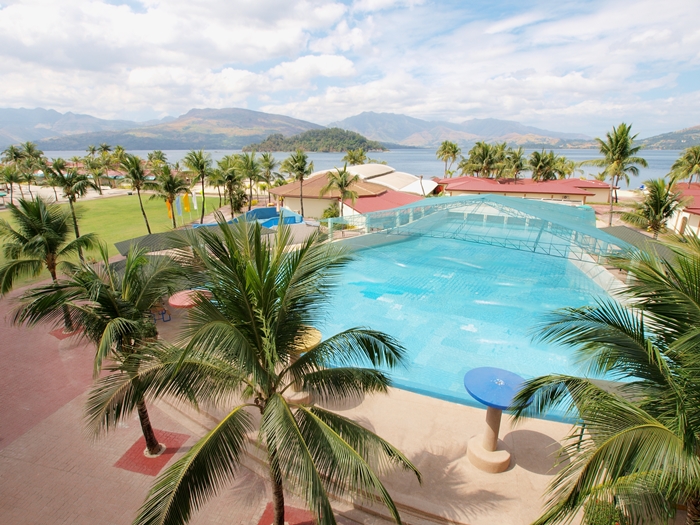https://mdw-travel-data-us-east-1.s3.amazonaws.com/img/country/Philippines/White-Rock-Waterpark-and-Beach-Hotel/img_01.jpg