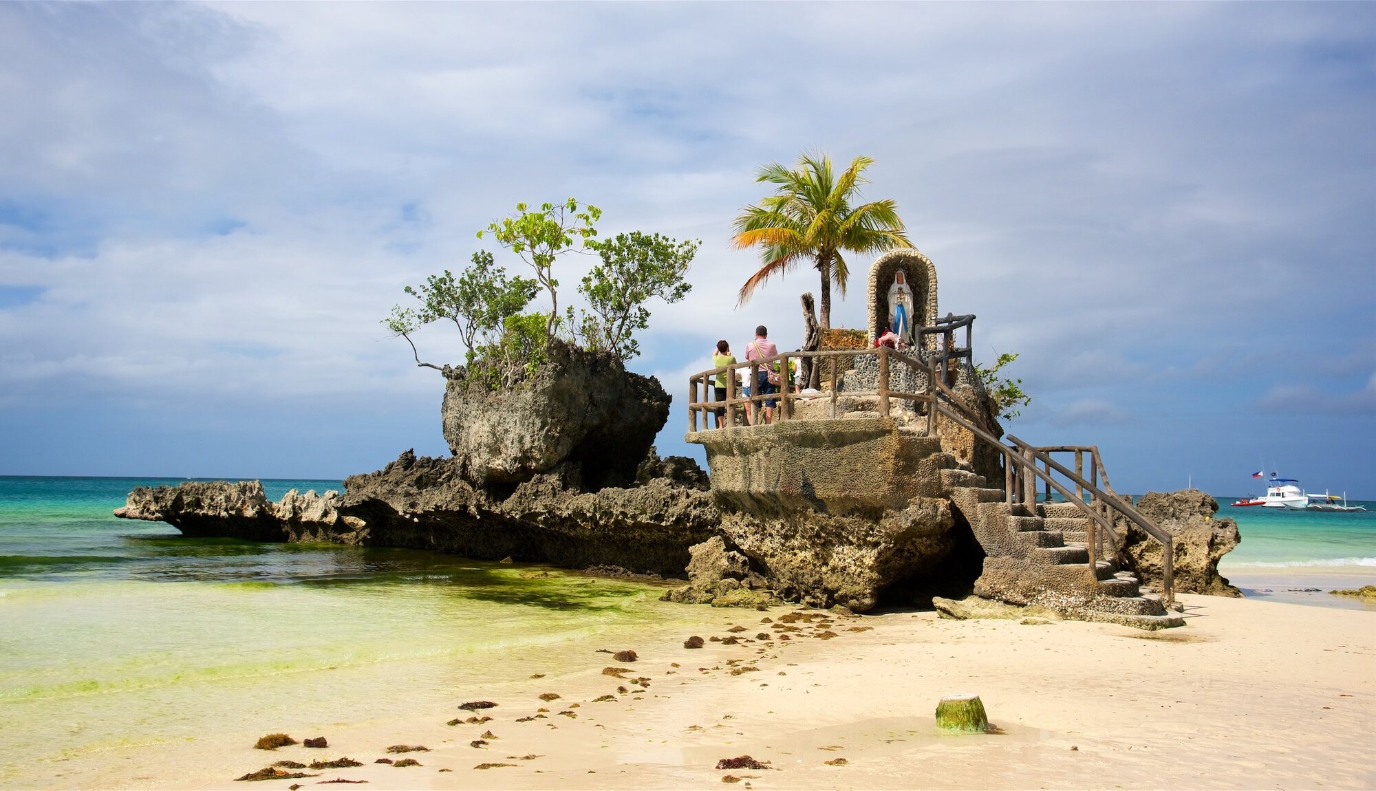 https://mdw-travel-data-us-east-1.s3.amazonaws.com/img/country/Philippines/Willys-Rock/img_03.jpg